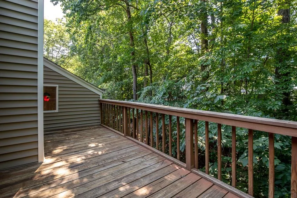 51 Dunwoody Springs Drive, Sandy Springs, Georgia 30328, 3 Bedrooms Bedrooms, ,2 BathroomsBathrooms,Residential,Sold,51 Dunwoody Springs Drive,6032245