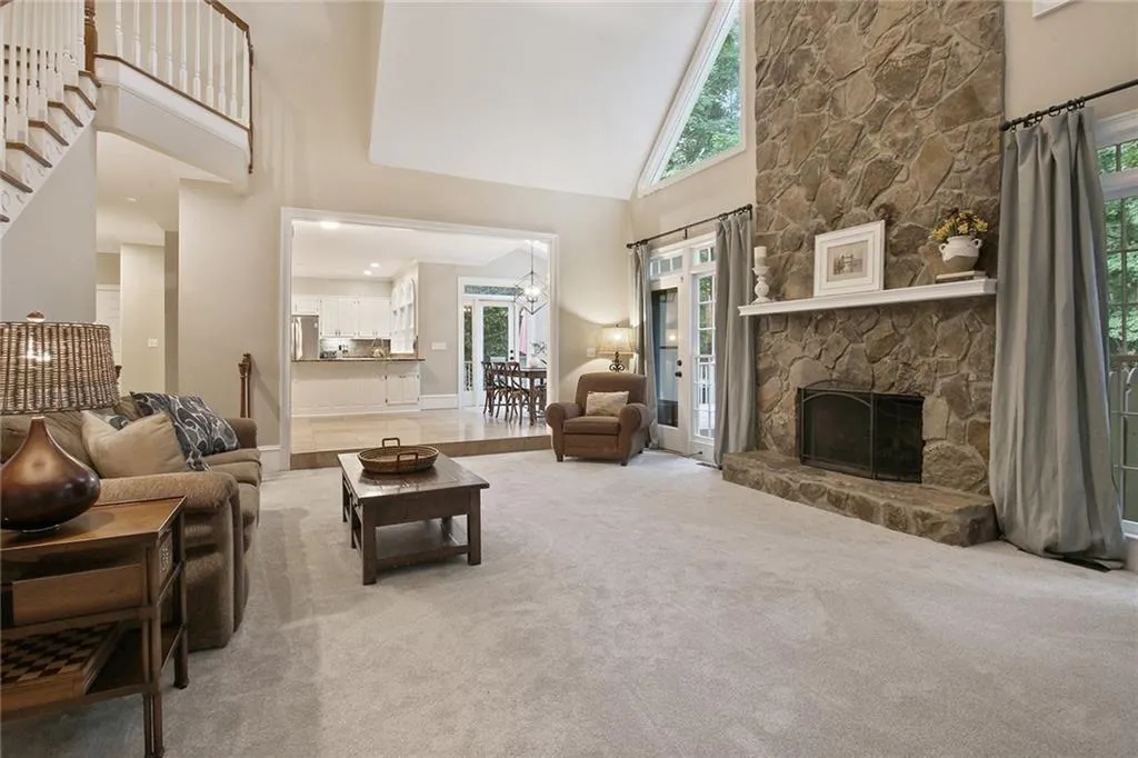 7680 Blandford Place, Sandy Springs, Georgia 30350, 6 Bedrooms Bedrooms, ,6 BathroomsBathrooms,Residential,Sold,7680 Blandford Place,6754826
