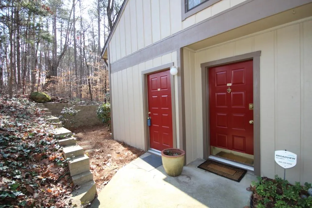 1404 Woodcliff Drive, Sandy Springs, Georgia 30350, 1 Bedroom Bedrooms, ,1 BathroomBathrooms,Residential,Sold,1404 Woodcliff Drive,5654332