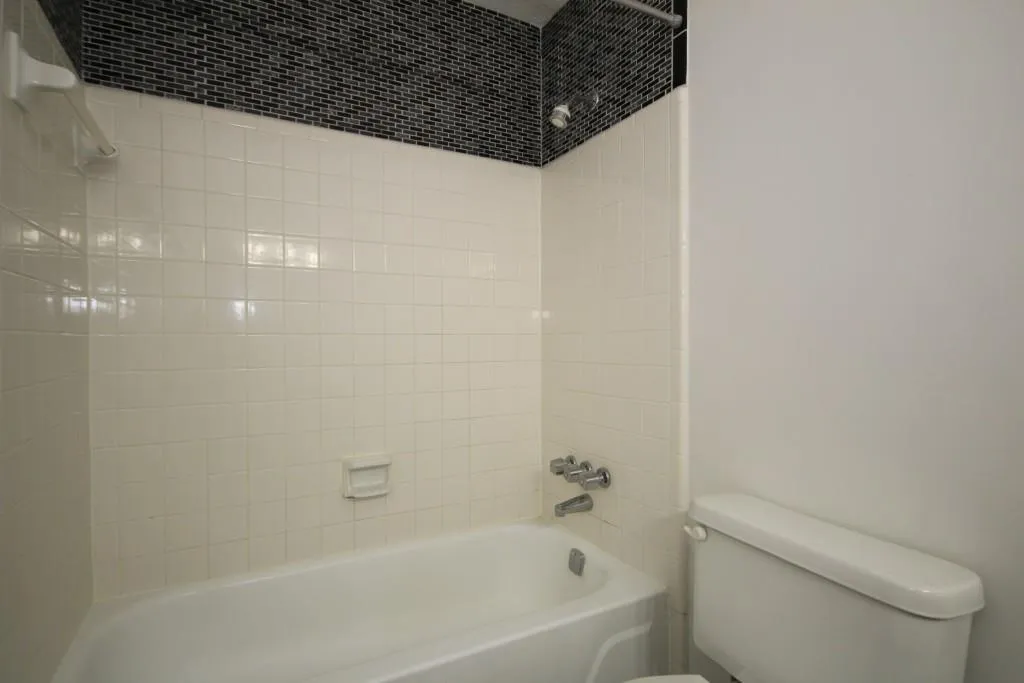 1404 Woodcliff Drive, Sandy Springs, Georgia 30350, 1 Bedroom Bedrooms, ,1 BathroomBathrooms,Residential,Sold,1404 Woodcliff Drive,5654332