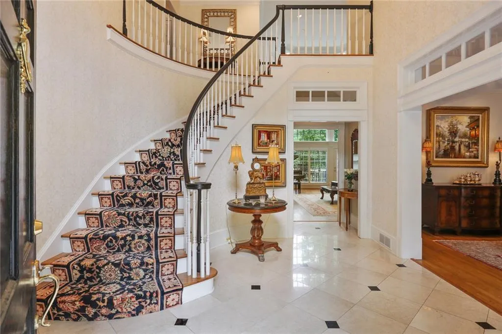 89 Blackland Court Nw, Atlanta, Georgia 30342, 5 Bedrooms Bedrooms, ,5 BathroomsBathrooms,Residential,Sold,89 Blackland Court Nw,6029020