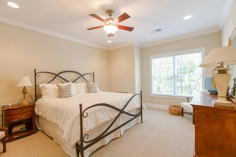 4770 E Conway Drive Nw, Sandy Springs, Georgia 30327, 5 Bedrooms Bedrooms, ,4 BathroomsBathrooms,Residential,Sold,4770 E Conway Drive Nw,5597995