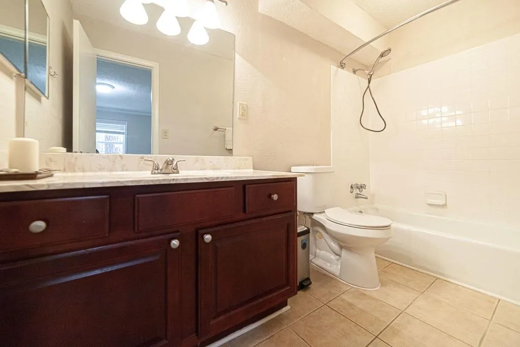 6900 Roswell Road Unit Q30, Sandy Springs, Georgia 30328, 2 Bedrooms Bedrooms, ,2 BathroomsBathrooms,Residential,Sold,6900 Roswell Road Unit Q30,6596770