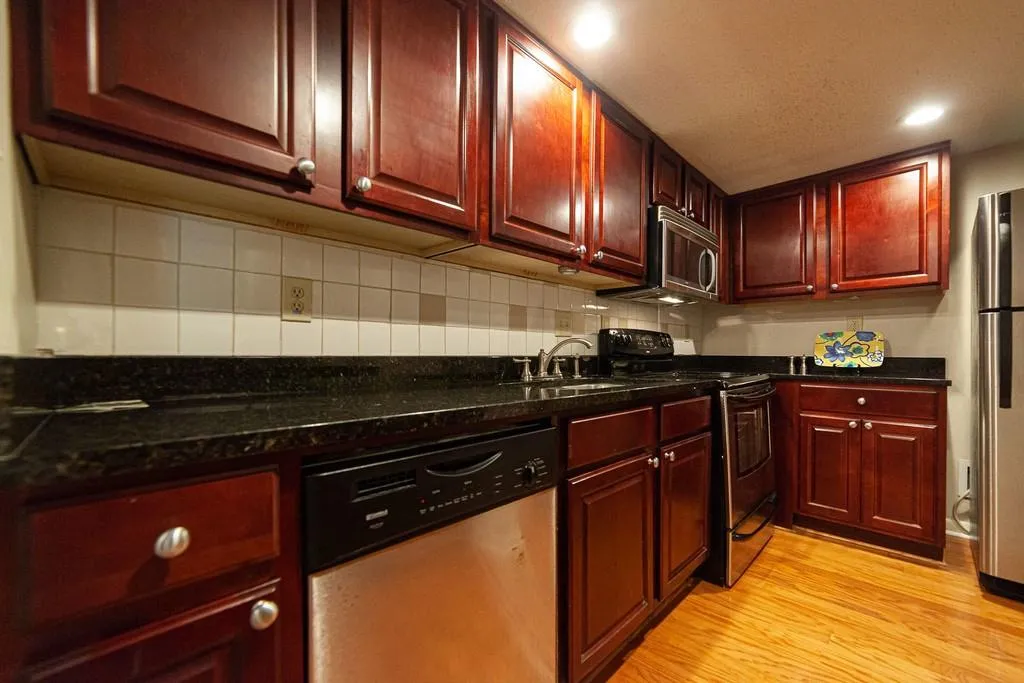 6900 Roswell Road Unit Q30, Sandy Springs, Georgia 30328, 2 Bedrooms Bedrooms, ,2 BathroomsBathrooms,Residential,Sold,6900 Roswell Road Unit Q30,6596770