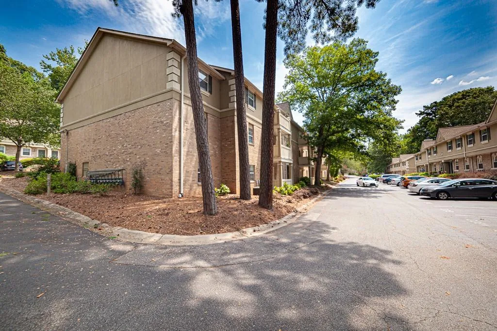 6900 Roswell Road Unit Q30, Sandy Springs, Georgia 30328, 2 Bedrooms Bedrooms, ,2 BathroomsBathrooms,Residential,Sold,6900 Roswell Road Unit Q30,6596770