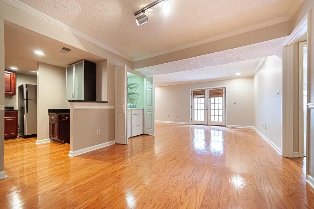 6900 Roswell Road Unit Q30, Sandy Springs, Georgia 30328, 2 Bedrooms Bedrooms, ,2 BathroomsBathrooms,Residential,Sold,6900 Roswell Road Unit Q30,6596770