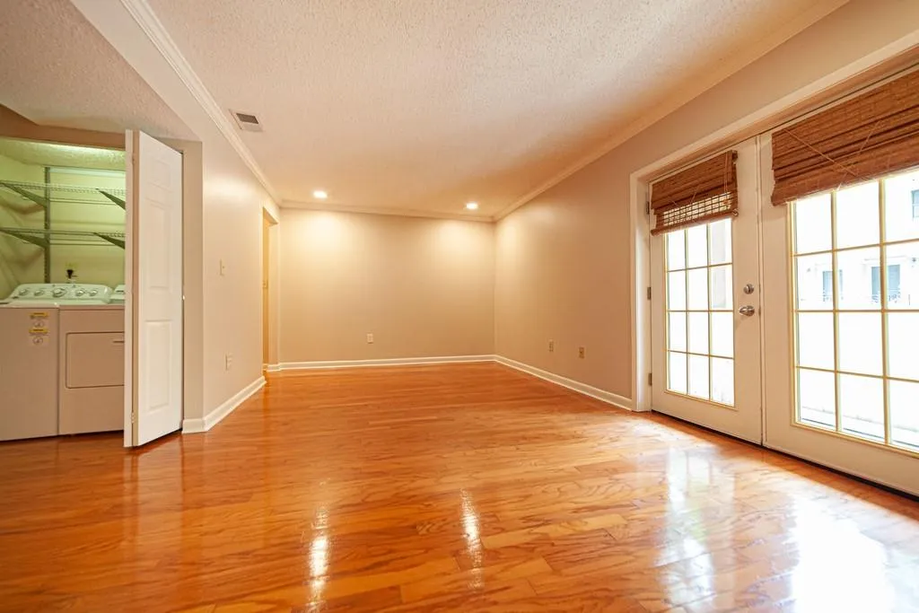 6900 Roswell Road Unit Q30, Sandy Springs, Georgia 30328, 2 Bedrooms Bedrooms, ,2 BathroomsBathrooms,Residential,Sold,6900 Roswell Road Unit Q30,6596770