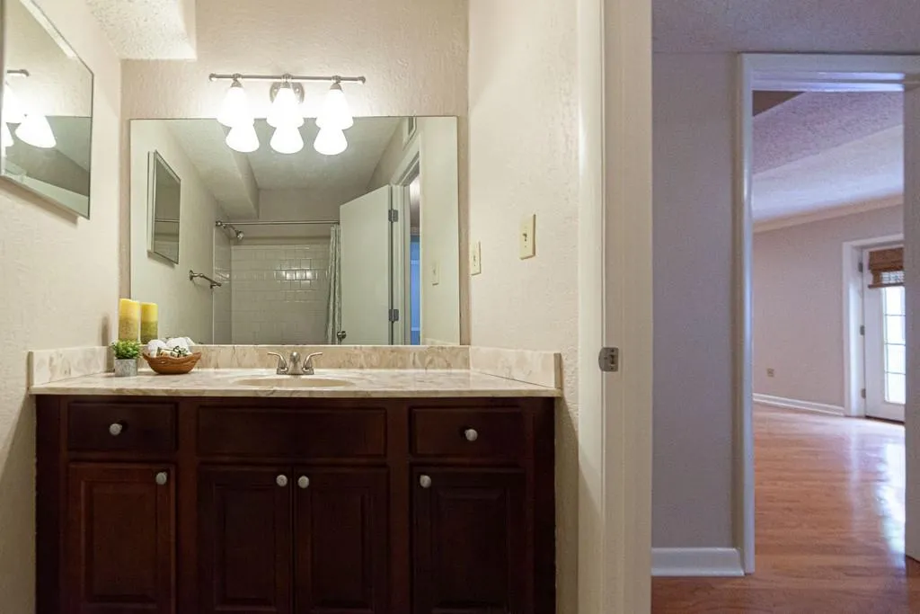 6900 Roswell Road Unit Q30, Sandy Springs, Georgia 30328, 2 Bedrooms Bedrooms, ,2 BathroomsBathrooms,Residential,Sold,6900 Roswell Road Unit Q30,6596770