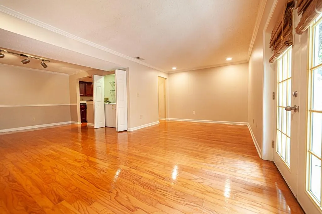 6900 Roswell Road Unit Q30, Sandy Springs, Georgia 30328, 2 Bedrooms Bedrooms, ,2 BathroomsBathrooms,Residential,Sold,6900 Roswell Road Unit Q30,6596770