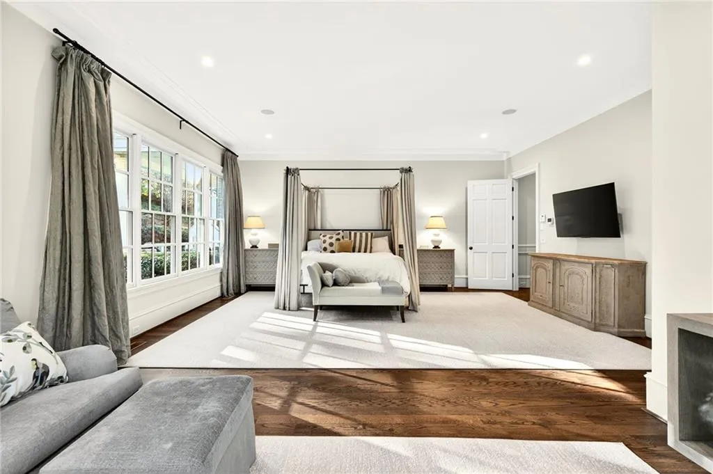 120 Burdette Trail, Atlanta, Georgia 30327, 6 Bedrooms Bedrooms, ,6 BathroomsBathrooms,Residential,For Sale,120 Burdette Trail,7708032