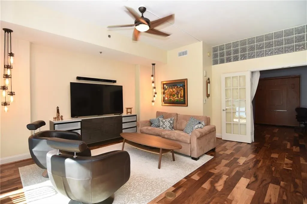 950 W Peachtree Street Nw Unit 407, Atlanta, Georgia 30309, 2 Bedrooms Bedrooms, ,2 BathroomsBathrooms,Residential,Sold,950 W Peachtree Street Nw Unit 407,5843465