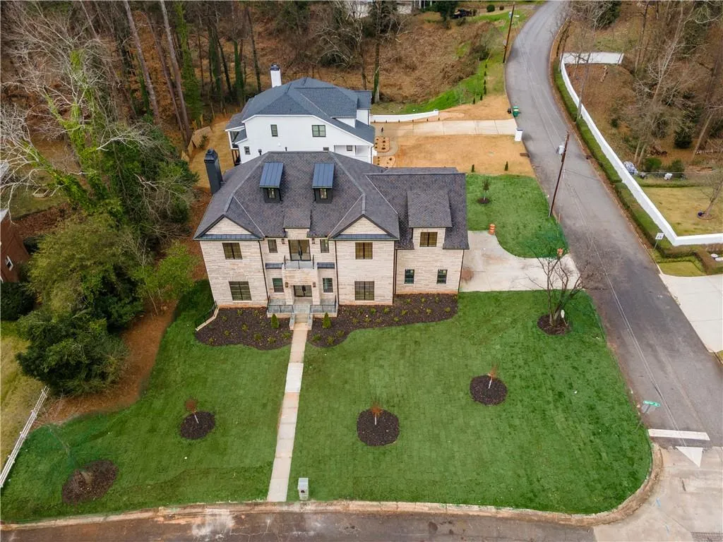 5850 Kayron Dr, Sandy Springs, Georgia 30328, 7 Bedrooms Bedrooms, ,6 BathroomsBathrooms,Residential,Sold,5850 Kayron Dr,7056483