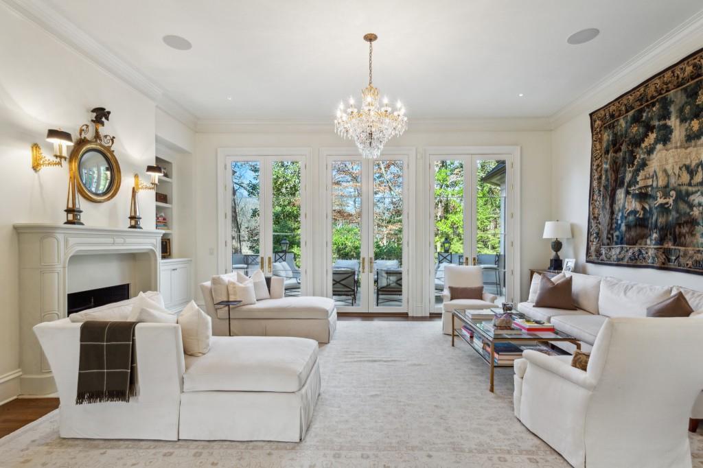 735 Whitemere Court, Atlanta, Georgia 30327, 5 Bedrooms Bedrooms, ,5 BathroomsBathrooms,Residential,Sold,735 Whitemere Court,7319309