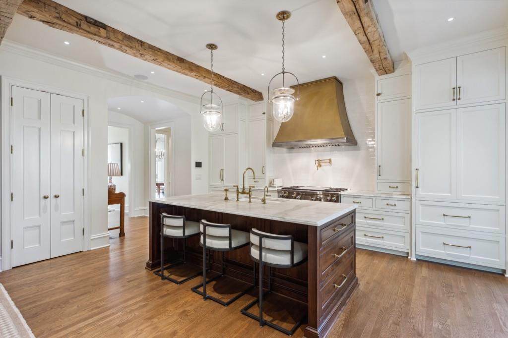 735 Whitemere Court, Atlanta, Georgia 30327, 5 Bedrooms Bedrooms, ,5 BathroomsBathrooms,Residential,Sold,735 Whitemere Court,7319309