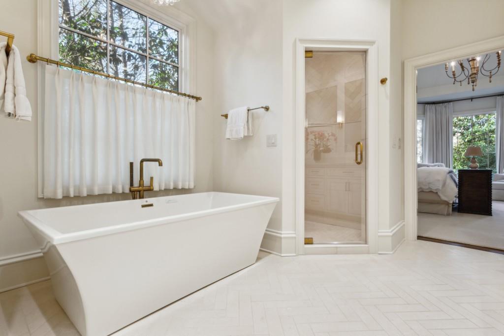 735 Whitemere Court, Atlanta, Georgia 30327, 5 Bedrooms Bedrooms, ,5 BathroomsBathrooms,Residential,Sold,735 Whitemere Court,7319309