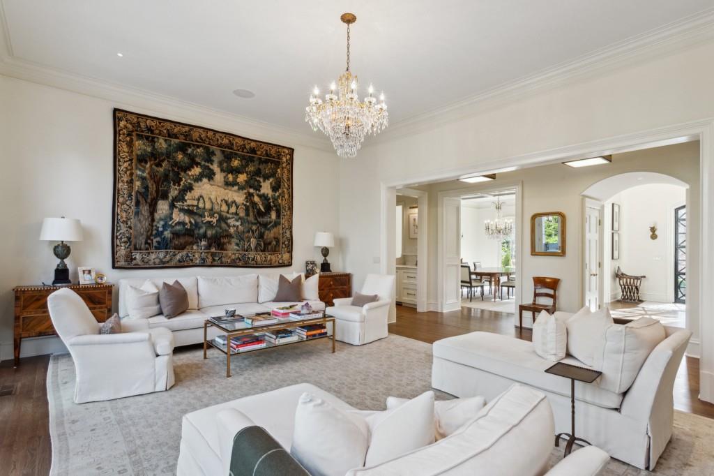 735 Whitemere Court, Atlanta, Georgia 30327, 5 Bedrooms Bedrooms, ,5 BathroomsBathrooms,Residential,Sold,735 Whitemere Court,7319309