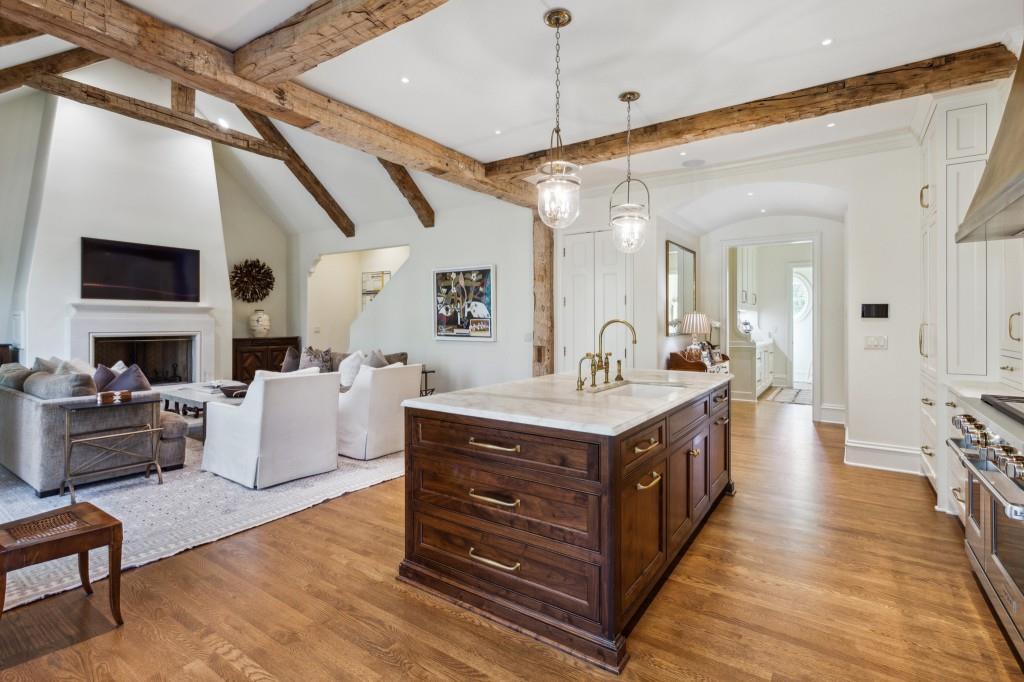 735 Whitemere Court, Atlanta, Georgia 30327, 5 Bedrooms Bedrooms, ,5 BathroomsBathrooms,Residential,Sold,735 Whitemere Court,7319309