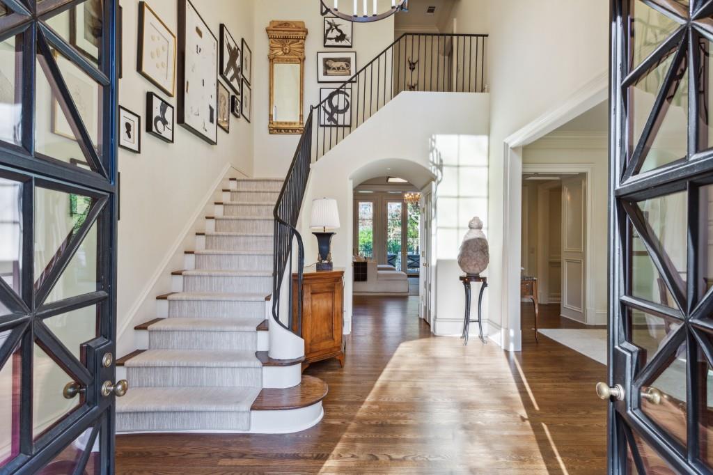 735 Whitemere Court, Atlanta, Georgia 30327, 5 Bedrooms Bedrooms, ,5 BathroomsBathrooms,Residential,Sold,735 Whitemere Court,7319309