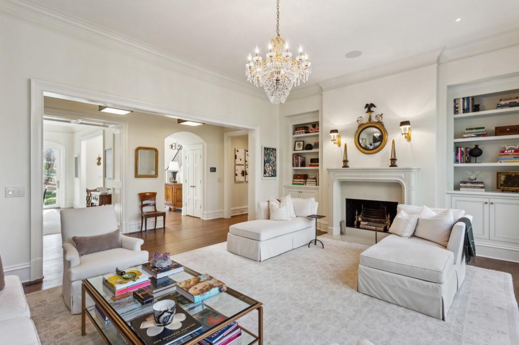 735 Whitemere Court, Atlanta, Georgia 30327, 5 Bedrooms Bedrooms, ,5 BathroomsBathrooms,Residential,Sold,735 Whitemere Court,7319309