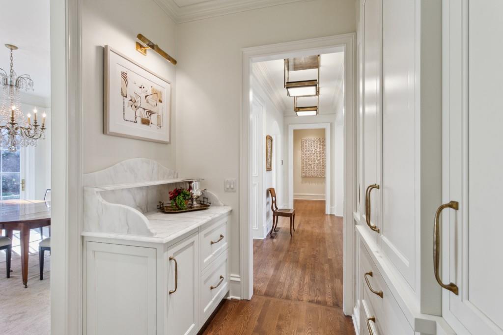 735 Whitemere Court, Atlanta, Georgia 30327, 5 Bedrooms Bedrooms, ,5 BathroomsBathrooms,Residential,Sold,735 Whitemere Court,7319309