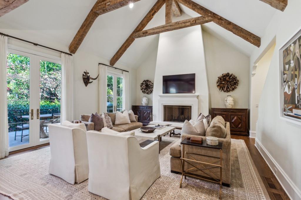 735 Whitemere Court, Atlanta, Georgia 30327, 5 Bedrooms Bedrooms, ,5 BathroomsBathrooms,Residential,Sold,735 Whitemere Court,7319309