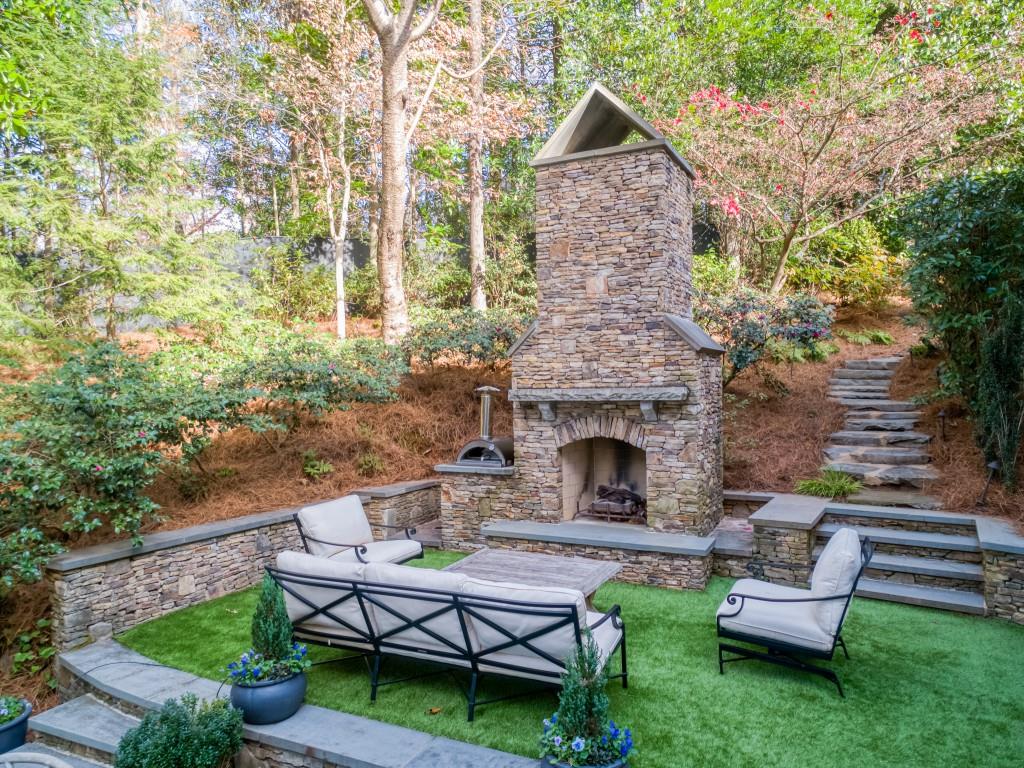 735 Whitemere Court, Atlanta, Georgia 30327, 5 Bedrooms Bedrooms, ,5 BathroomsBathrooms,Residential,Sold,735 Whitemere Court,7319309