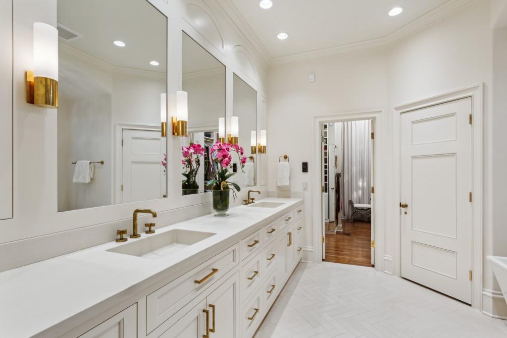 735 Whitemere Court, Atlanta, Georgia 30327, 5 Bedrooms Bedrooms, ,5 BathroomsBathrooms,Residential,Sold,735 Whitemere Court,7319309