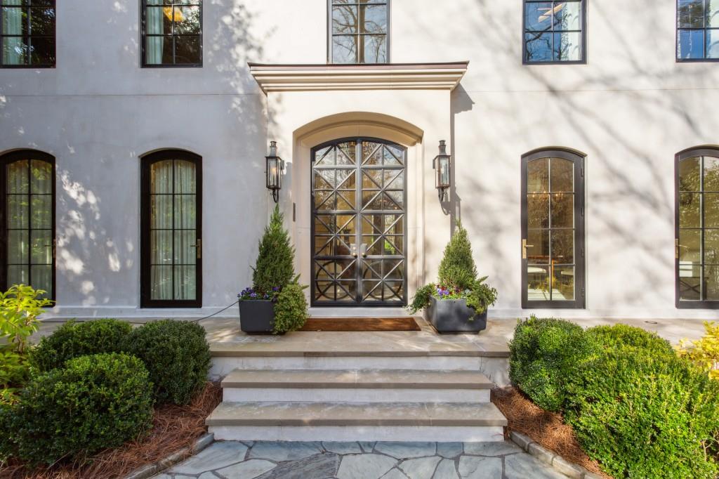 735 Whitemere Court, Atlanta, Georgia 30327, 5 Bedrooms Bedrooms, ,5 BathroomsBathrooms,Residential,Sold,735 Whitemere Court,7319309