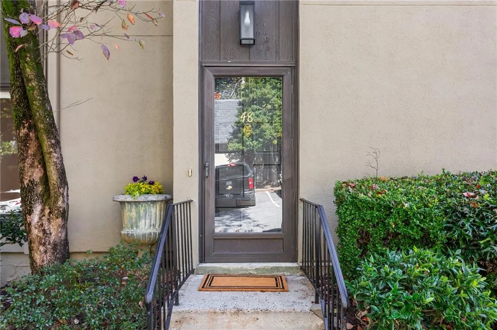 48 Ivy Ridge Ne, Atlanta, Georgia 30342, 2 Bedrooms Bedrooms, ,2 BathroomsBathrooms,Residential,For Sale,48 Ivy Ridge Ne,7676863