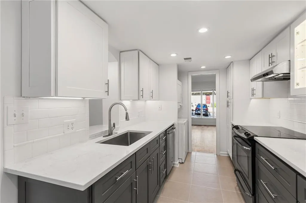 48 Ivy Ridge Ne, Atlanta, Georgia 30342, 2 Bedrooms Bedrooms, ,2 BathroomsBathrooms,Residential,For Sale,48 Ivy Ridge Ne,7676863