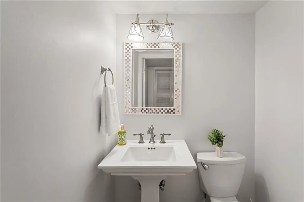 48 Ivy Ridge Ne, Atlanta, Georgia 30342, 2 Bedrooms Bedrooms, ,2 BathroomsBathrooms,Residential,For Sale,48 Ivy Ridge Ne,7676863