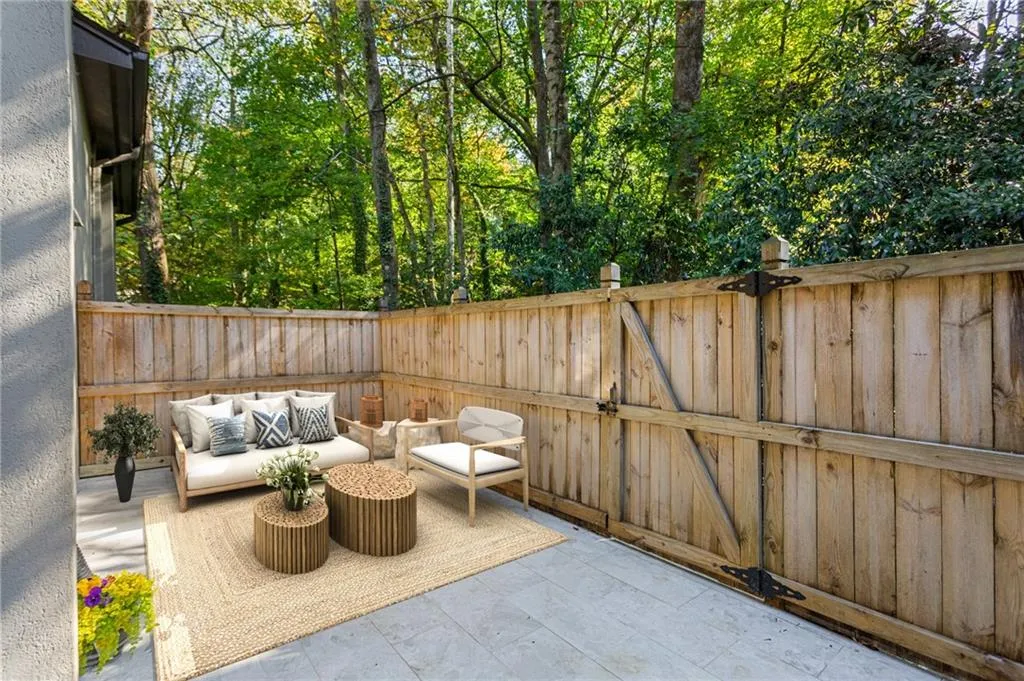 48 Ivy Ridge Ne, Atlanta, Georgia 30342, 2 Bedrooms Bedrooms, ,2 BathroomsBathrooms,Residential,For Sale,48 Ivy Ridge Ne,7676863