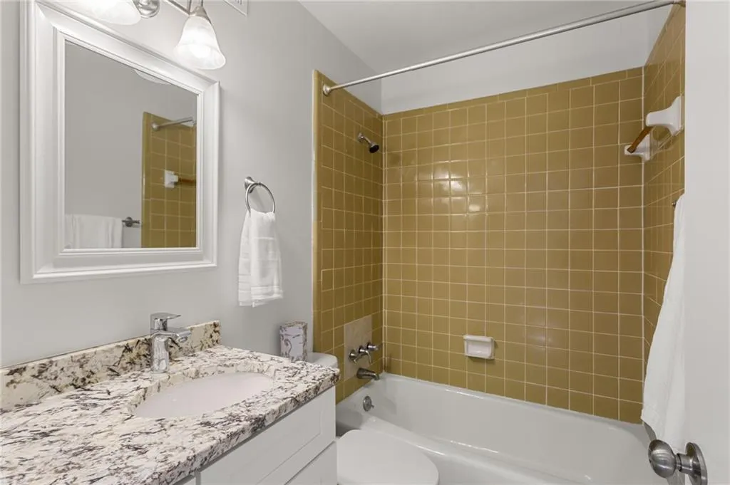 48 Ivy Ridge Ne, Atlanta, Georgia 30342, 2 Bedrooms Bedrooms, ,2 BathroomsBathrooms,Residential,For Sale,48 Ivy Ridge Ne,7676863