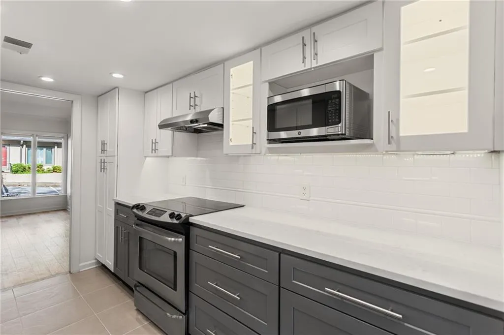 48 Ivy Ridge Ne, Atlanta, Georgia 30342, 2 Bedrooms Bedrooms, ,2 BathroomsBathrooms,Residential,For Sale,48 Ivy Ridge Ne,7676863