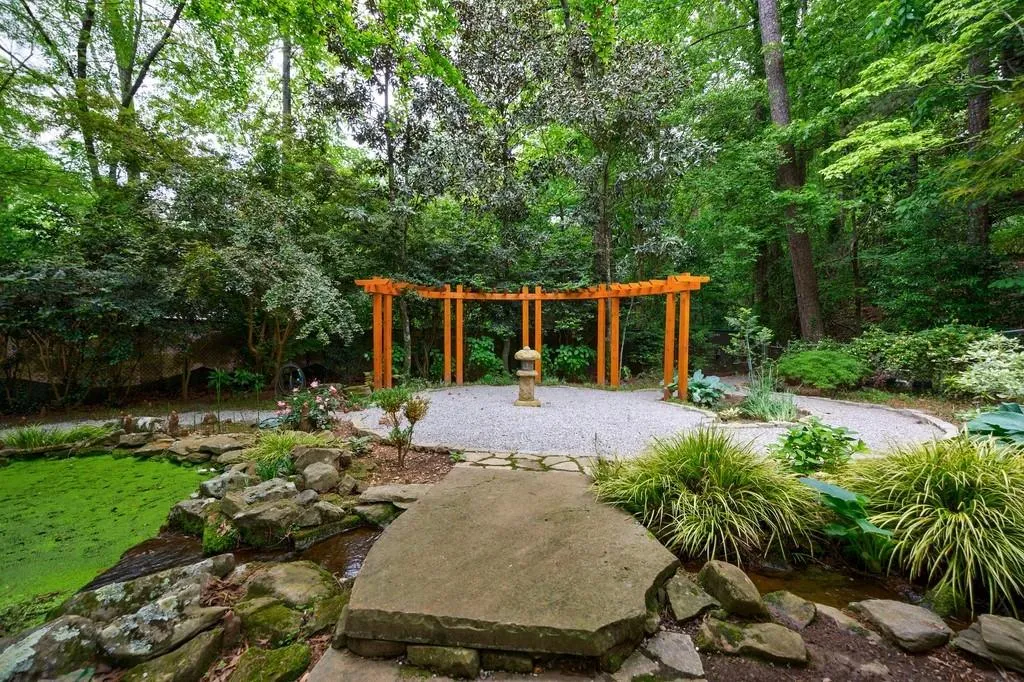 5120 Jett Forest Trail, Atlanta, Georgia 30327, 5 Bedrooms Bedrooms, ,4 BathroomsBathrooms,Residential,Sold,5120 Jett Forest Trail,7570135