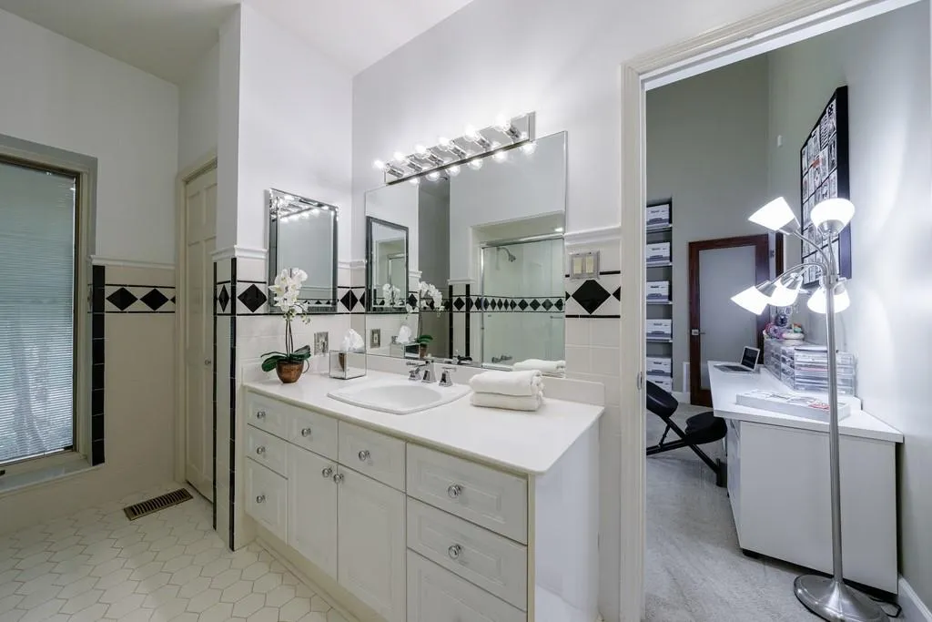 5120 Jett Forest Trail, Atlanta, Georgia 30327, 5 Bedrooms Bedrooms, ,4 BathroomsBathrooms,Residential,Sold,5120 Jett Forest Trail,7570135