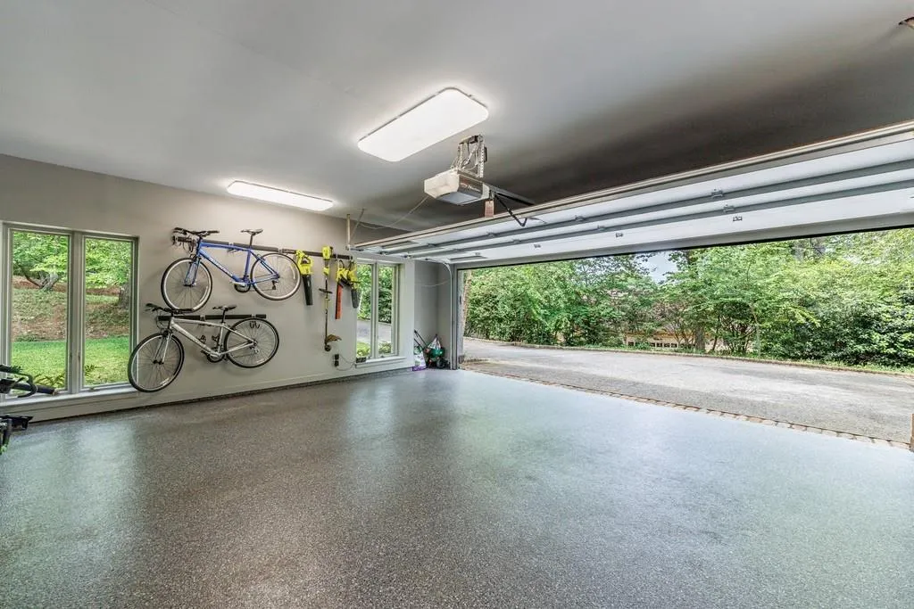 5120 Jett Forest Trail, Atlanta, Georgia 30327, 5 Bedrooms Bedrooms, ,4 BathroomsBathrooms,Residential,Sold,5120 Jett Forest Trail,7570135