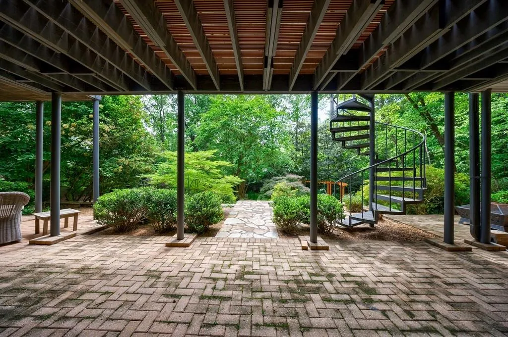 5120 Jett Forest Trail, Atlanta, Georgia 30327, 5 Bedrooms Bedrooms, ,4 BathroomsBathrooms,Residential,Sold,5120 Jett Forest Trail,7570135