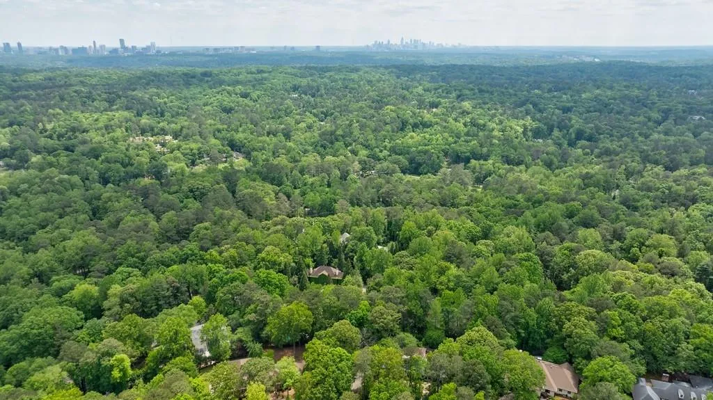 5120 Jett Forest Trail, Atlanta, Georgia 30327, 5 Bedrooms Bedrooms, ,4 BathroomsBathrooms,Residential,Sold,5120 Jett Forest Trail,7570135