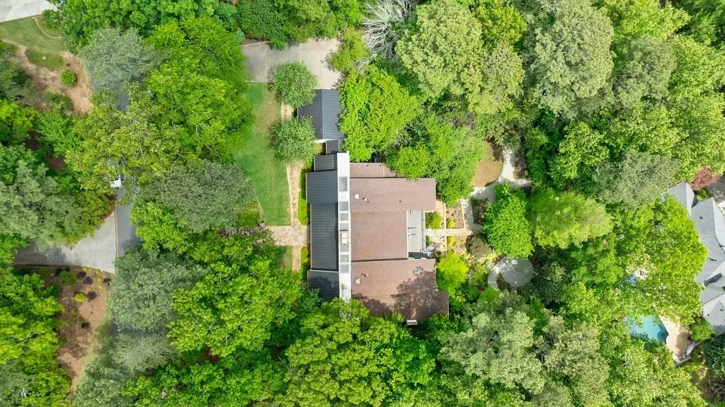 5120 Jett Forest Trail, Atlanta, Georgia 30327, 5 Bedrooms Bedrooms, ,4 BathroomsBathrooms,Residential,Sold,5120 Jett Forest Trail,7570135