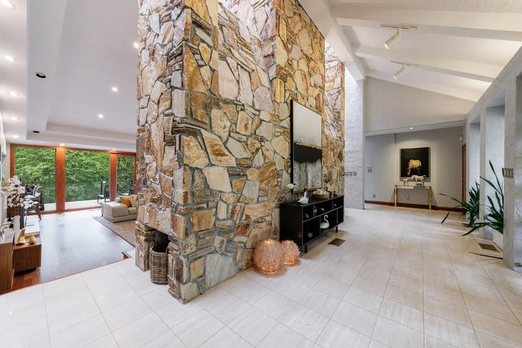 5120 Jett Forest Trail, Atlanta, Georgia 30327, 5 Bedrooms Bedrooms, ,4 BathroomsBathrooms,Residential,Sold,5120 Jett Forest Trail,7570135