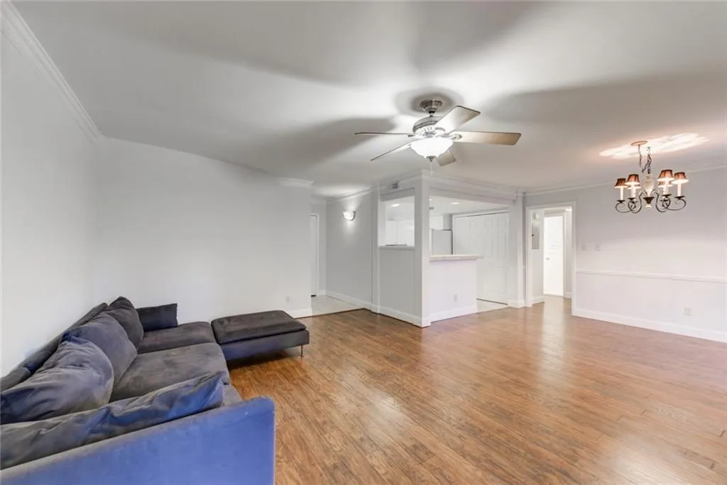 5400 Roswell Road Unit L3, Sandy Springs, Georgia 30342, 2 Bedrooms Bedrooms, ,2 BathroomsBathrooms,Residential,Sold,5400 Roswell Road Unit L3,6504466