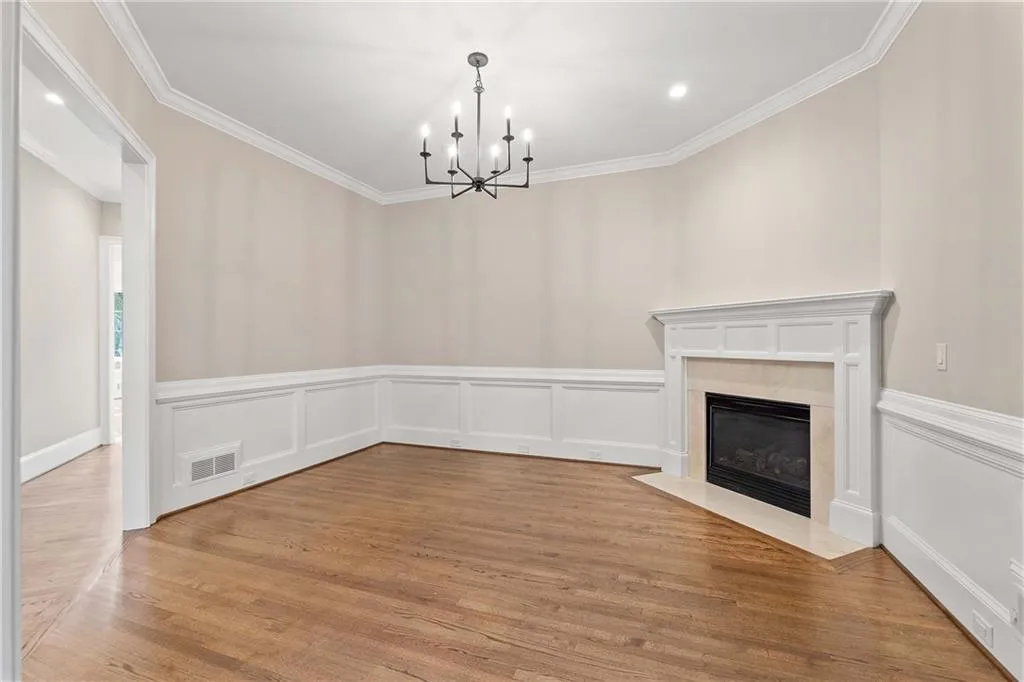 5027 Green Pine Drive, Atlanta, Georgia 30342, 5 Bedrooms Bedrooms, ,5 BathroomsBathrooms,Residential,For Sale,5027 Green Pine Drive,7612085