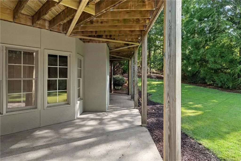 5027 Green Pine Drive, Atlanta, Georgia 30342, 5 Bedrooms Bedrooms, ,5 BathroomsBathrooms,Residential,For Sale,5027 Green Pine Drive,7612085