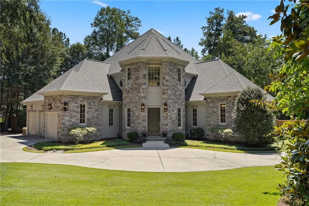 5027 Green Pine Drive, Atlanta, Georgia 30342, 5 Bedrooms Bedrooms, ,5 BathroomsBathrooms,Residential,For Sale,5027 Green Pine Drive,7612085