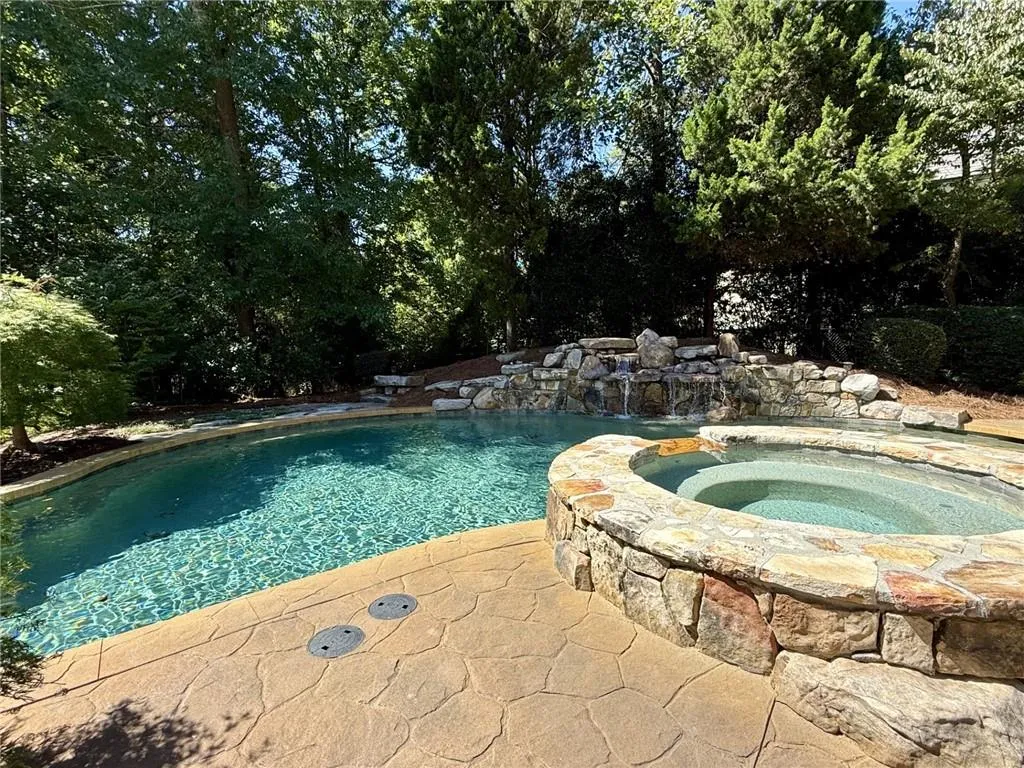 5027 Green Pine Drive, Atlanta, Georgia 30342, 5 Bedrooms Bedrooms, ,5 BathroomsBathrooms,Residential,For Sale,5027 Green Pine Drive,7612085