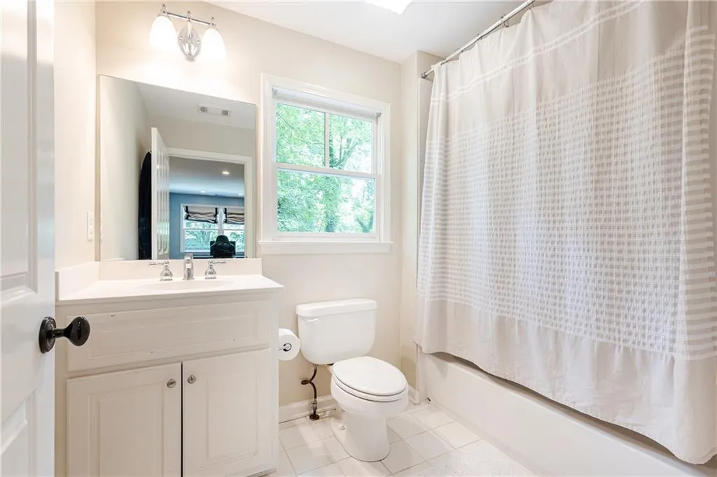 2150 Monterey Drive Nw, Atlanta, Georgia 30318, 4 Bedrooms Bedrooms, ,3 BathroomsBathrooms,Residential,Sold,2150 Monterey Drive Nw,7070985