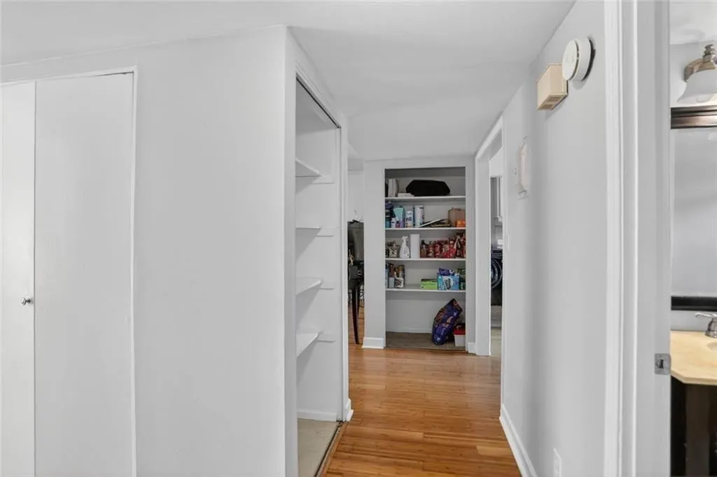 5662 Kingsport Drive, Atlanta, Georgia 30342, 2 Bedrooms Bedrooms, 0 ,1 BathroomBathrooms,Residential,For Sale,5662 Kingsport Drive,7713075