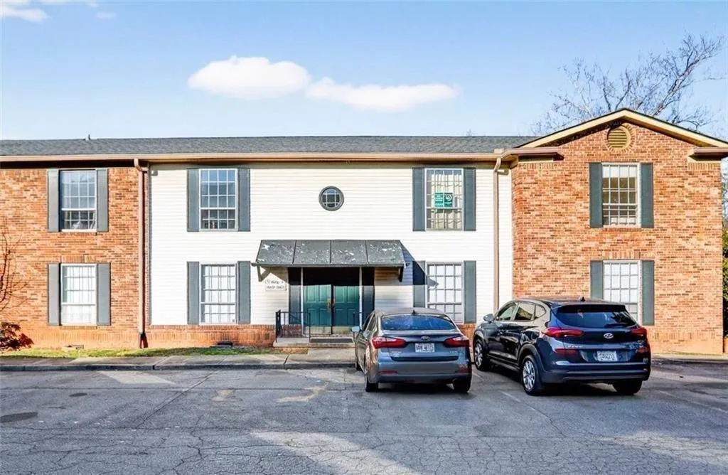 5662 Kingsport Drive, Atlanta, Georgia 30342, 2 Bedrooms Bedrooms, ,1 BathroomBathrooms,Residential,For Sale,5662 Kingsport Drive,7713075