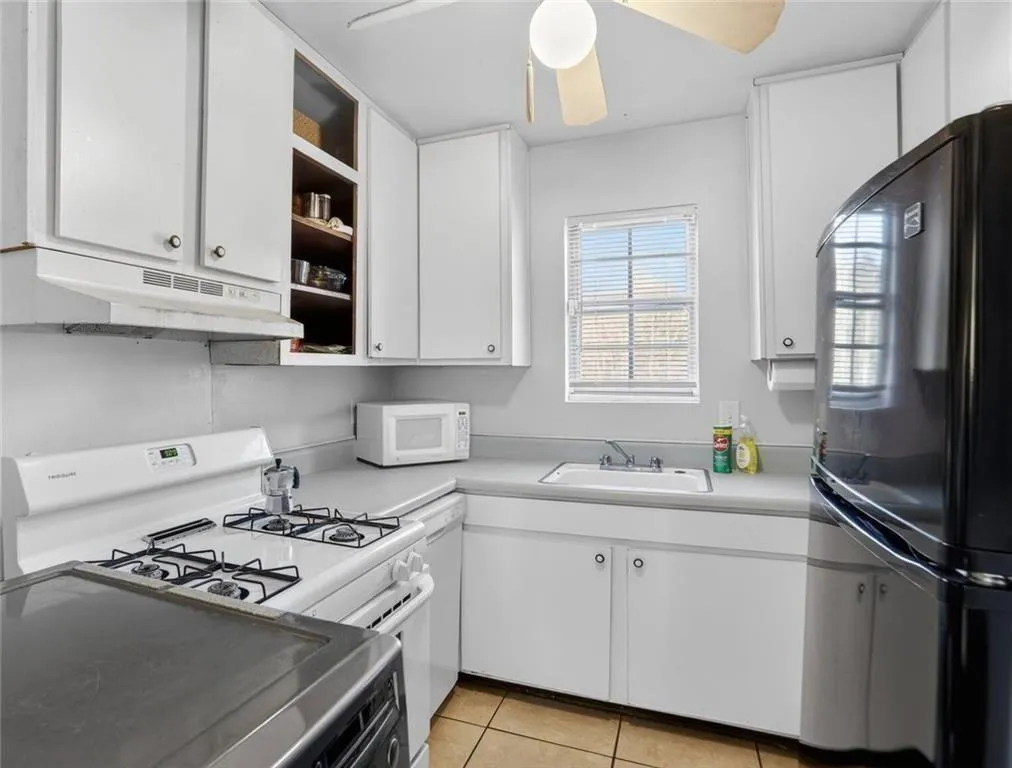 5662 Kingsport Drive, Atlanta, Georgia 30342, 2 Bedrooms Bedrooms, ,1 BathroomBathrooms,Residential,For Sale,5662 Kingsport Drive,7713075